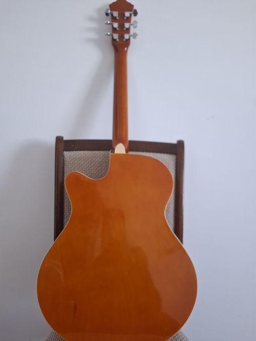 Гитара акустическая