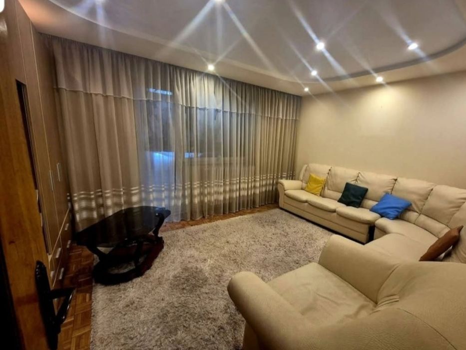 Închiriez apartament 3 camere