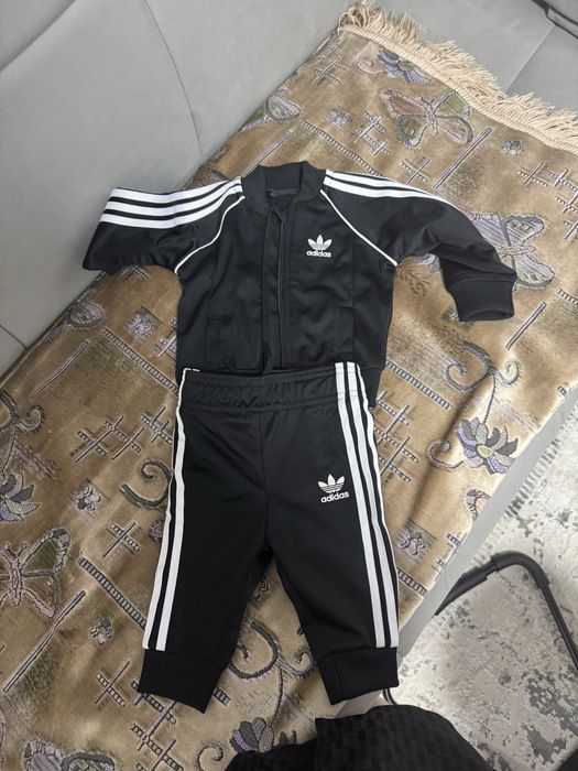 Продам костюм адидас малышу