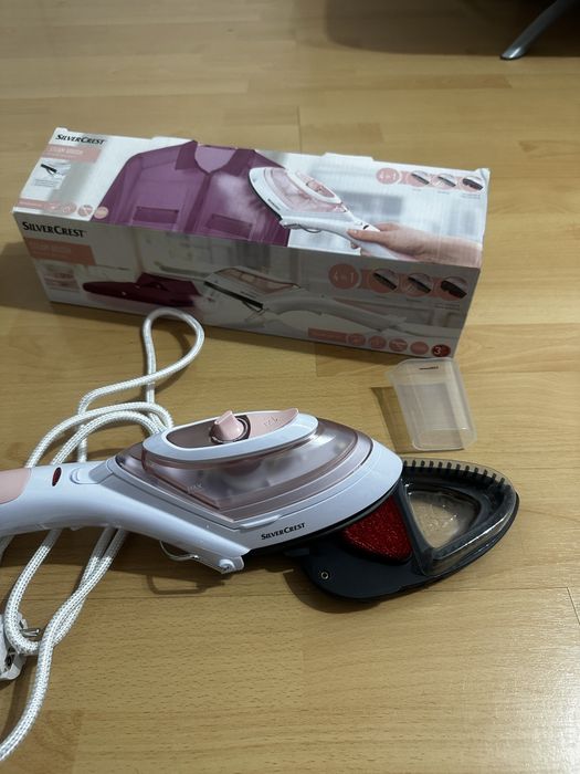 Fier de calcat vertical cu aburi