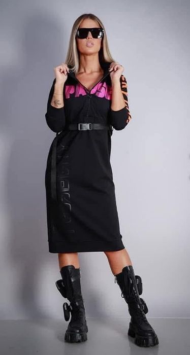 Интересна рокля Pause L