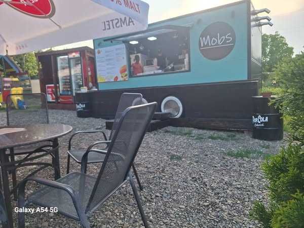 Rulotă fast food complet echipată.