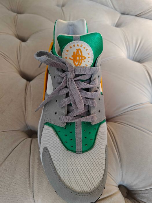 Nike Air Huarache originali purtați de câteva ori.