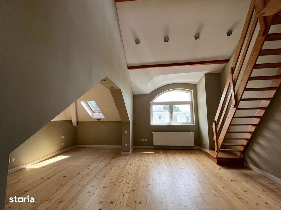 Vilă Pipera | 360 mp | Teren 1.000 mp | 8 camere | 5 băi | Garaj