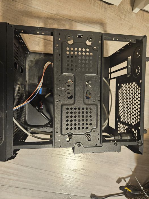 Carcasa Mini PC  pentru placi Mini -ITX si Micro ITx