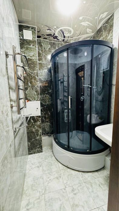 Срочно продается 2 комнатная квартира на Дружбе Народов