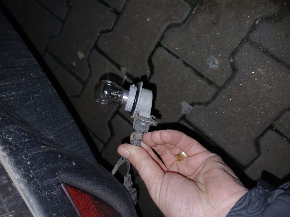 Soclu bec marsarier și lumina ceata spate Renault grand scenic 3