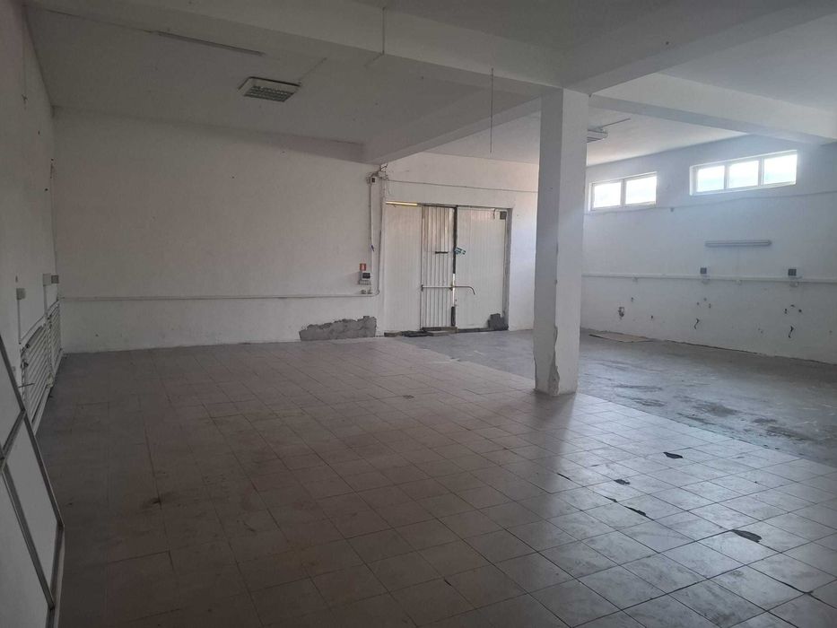 Inchiriez spatiu comercial