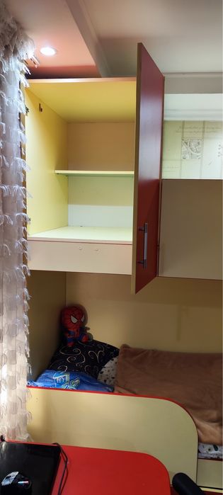 Двухярусная кровать