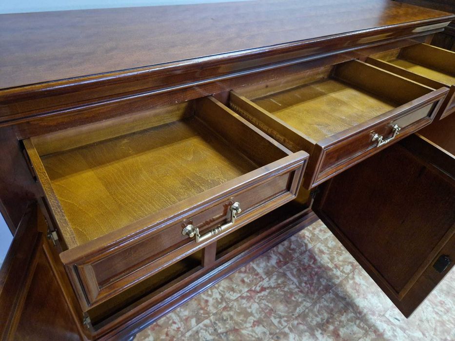 Черешов контрабюфет дресоар три крила