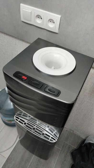 Диспенсер питьевой