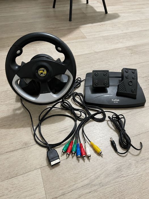 Игровой руль с педалями Saitek R100