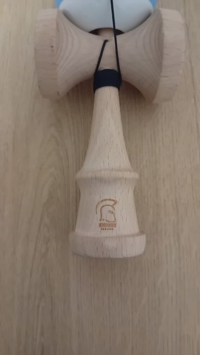 Vând Kendama Night