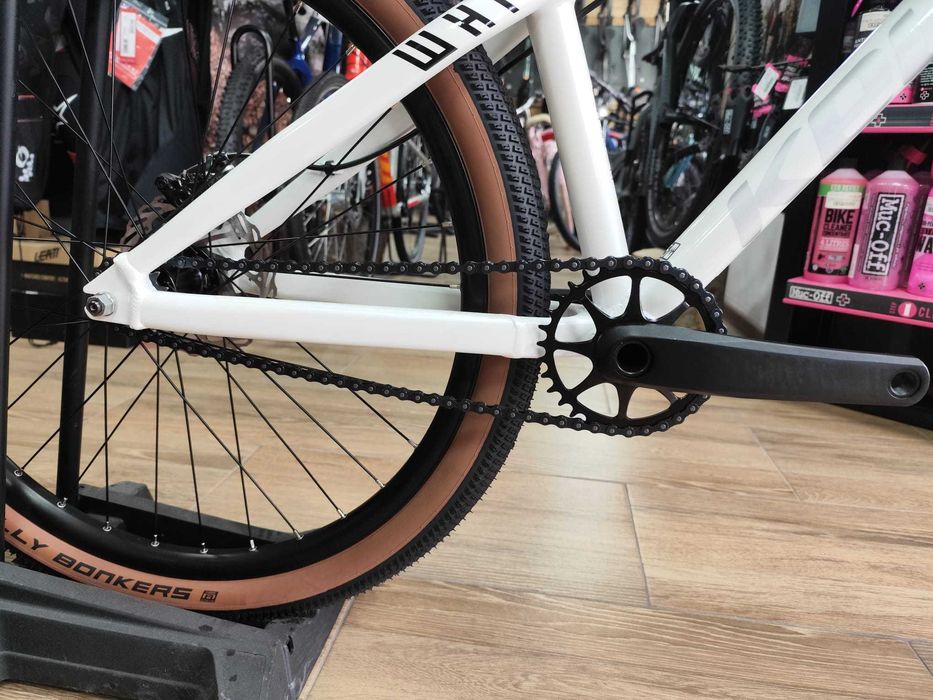 Bicicleta Kellys WHIP 30 M in stoc la Est Bike Funky Sports