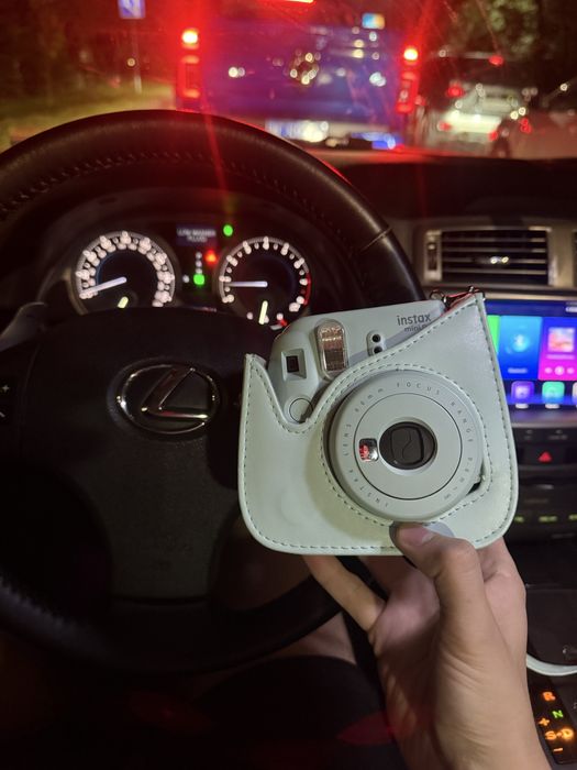 Фотик Instax Mini 9