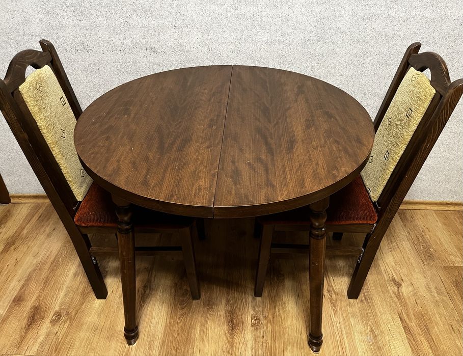 Трапезна маса разтегателна + два стола