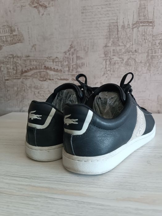 Оригинальные кроссы Lacoste