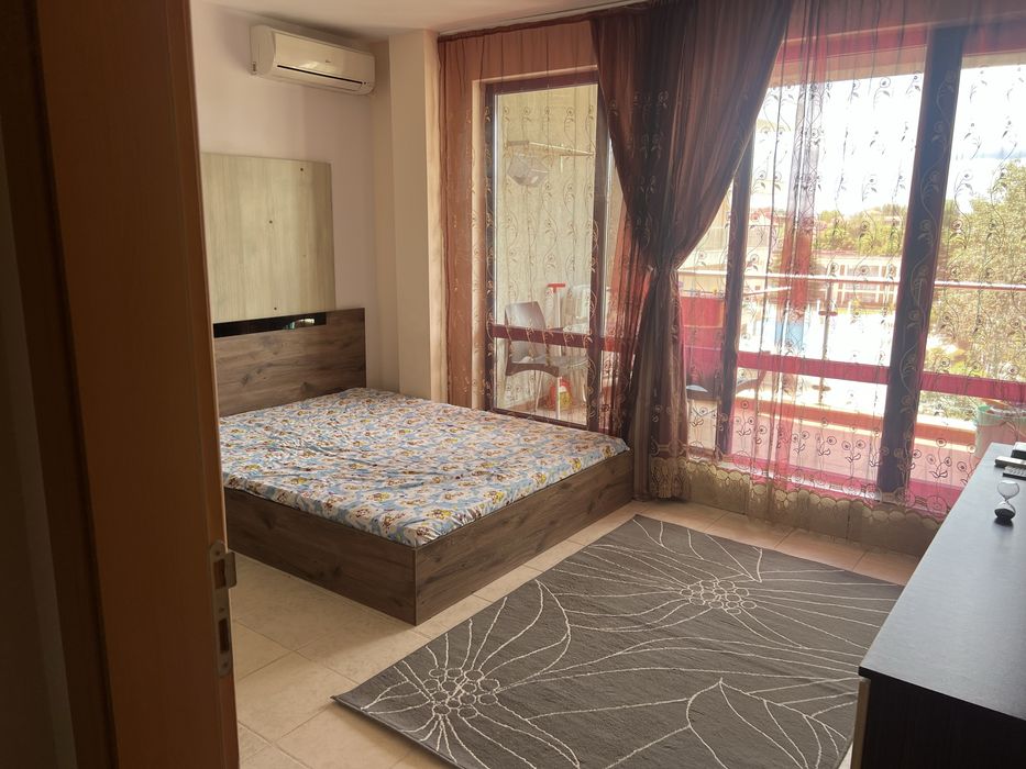 Продавам студио слънчев бряг (първа линия)