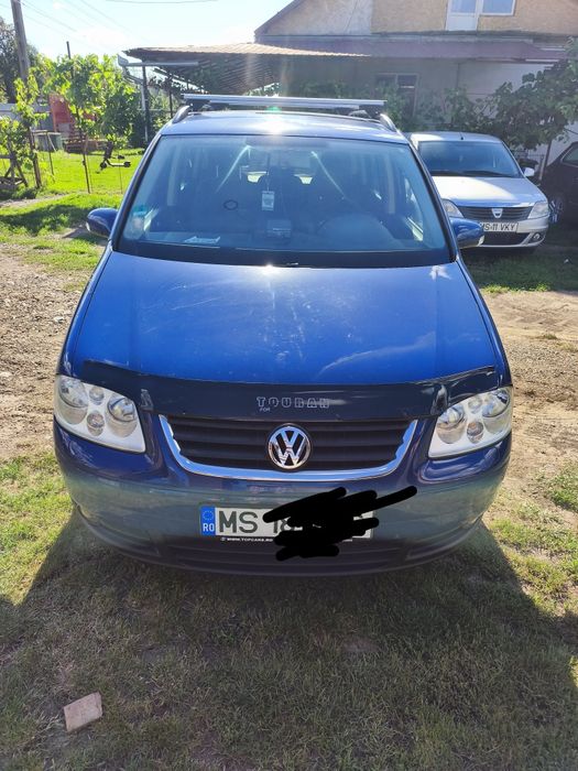 Vând Touran Volkswagen