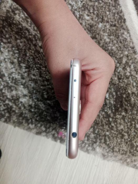 Продаётся телефон на запчасти