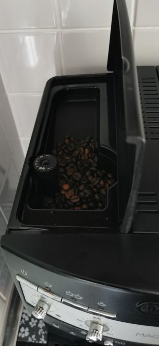 Кафемашина робот Delonghi Magnifica