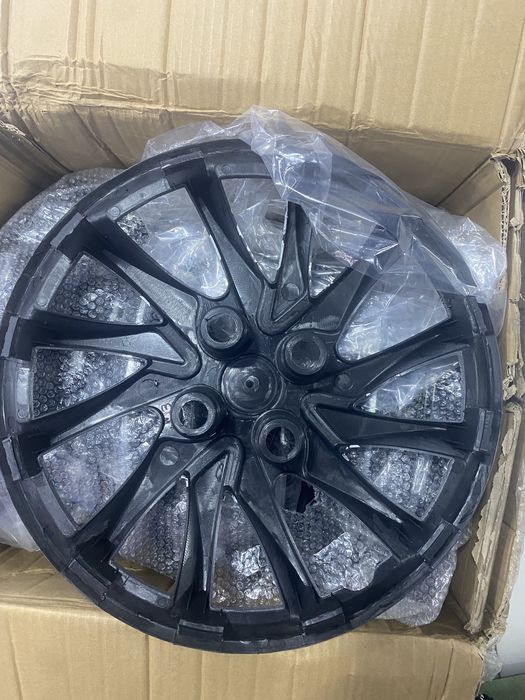 Колпаки новый для машины