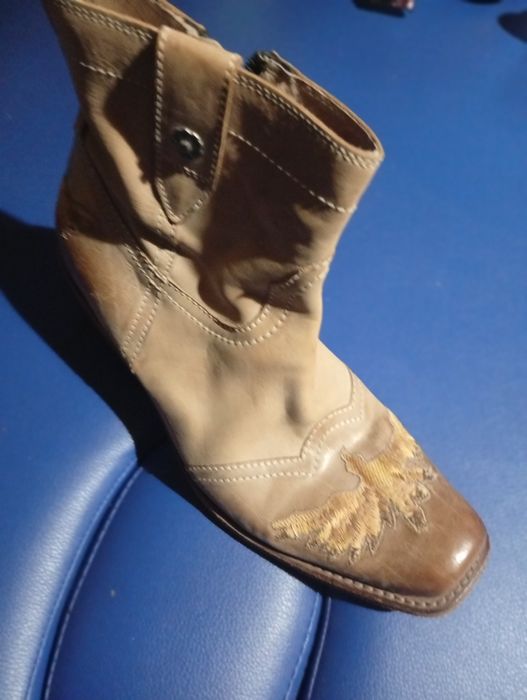 Боти с бродерия и винтидж ефект