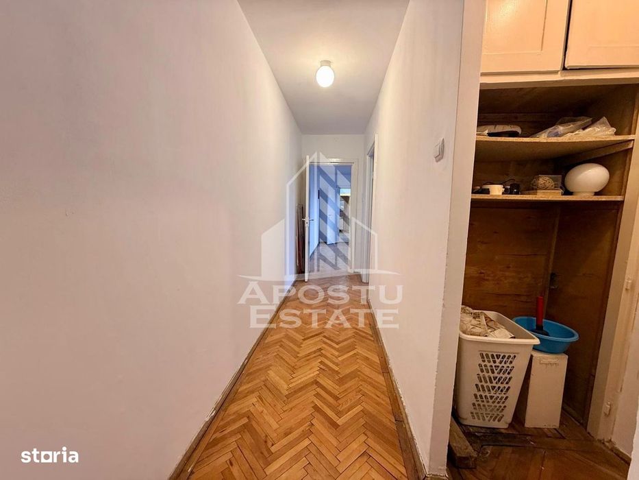 Apartament 4 camere, etaj intermediar, zona Circumvalatiunii,Timisoara