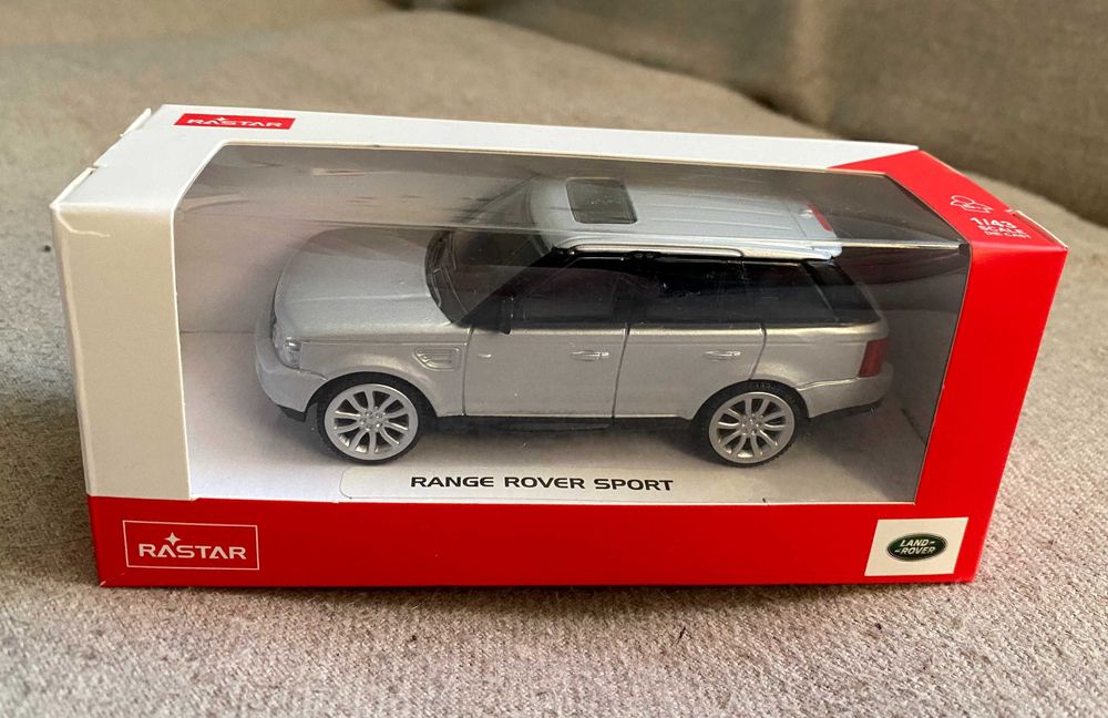 Macheta masinuta Land Rover Range Sport scara 1 43 - metal - noua