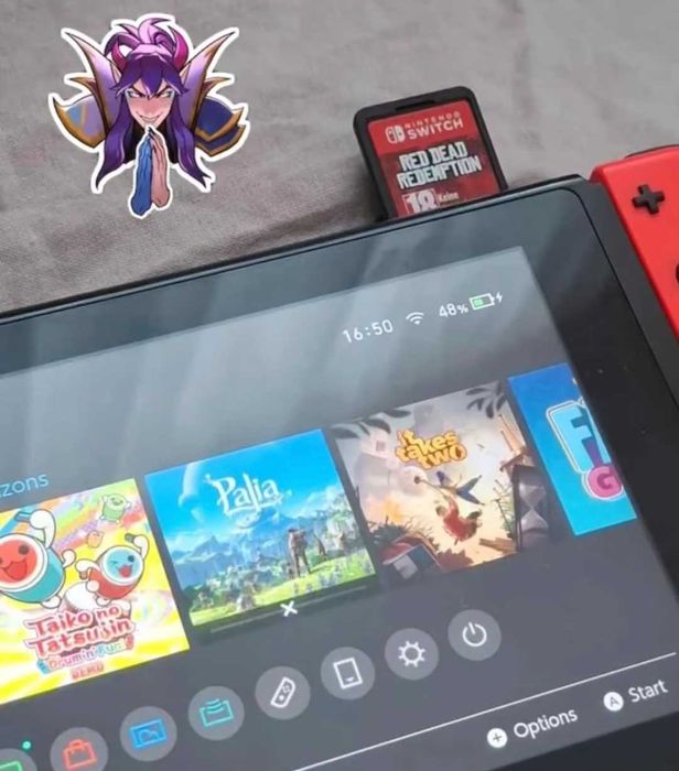 Nintendo Switch OLED с калъф и 3 игри