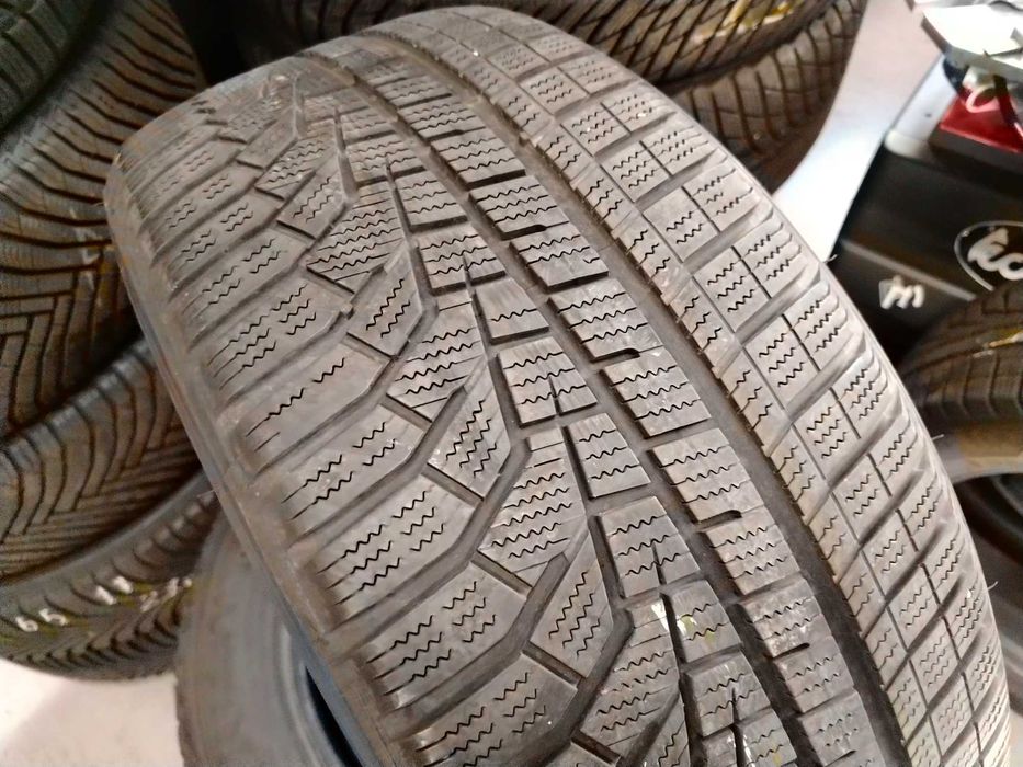 2бр.зимни гуми 225/50/17 Hankook