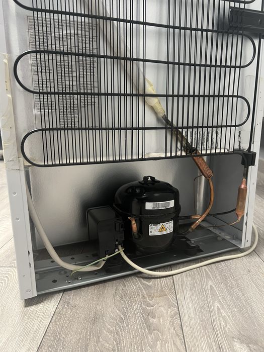 Vand frigider Arctic ATF9048+