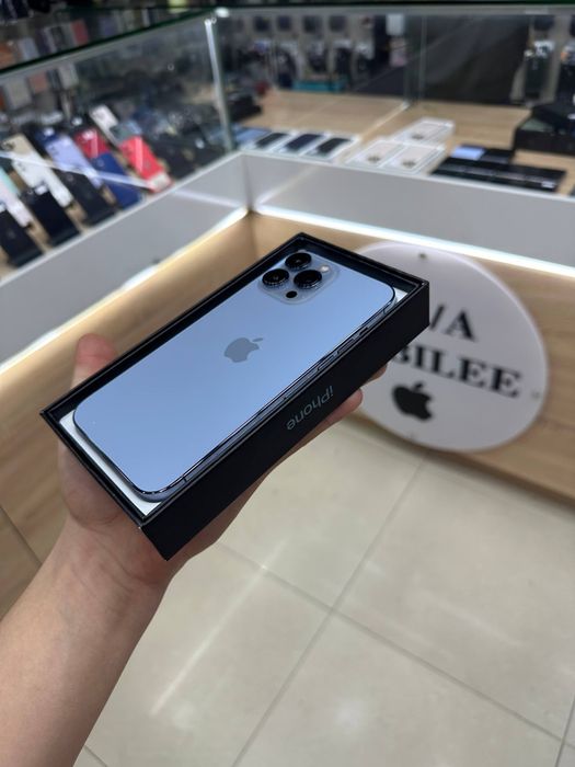 Iphone 13 max.        .