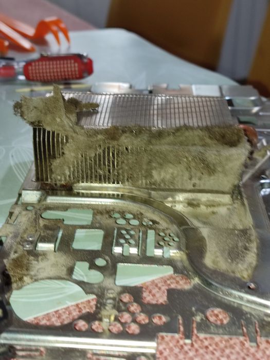 Reparatii,Curățare PS4,Ps5,controlere ps5 calculatoare- schimbat pasta