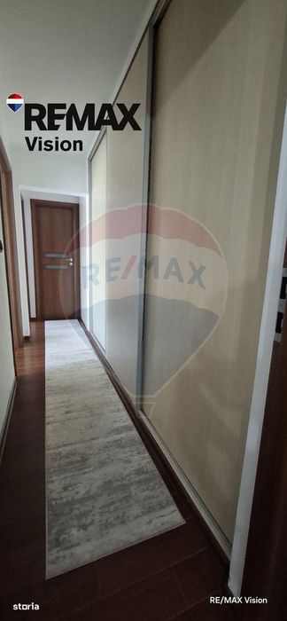 Apartament 3 camere de închiriat in Rovine