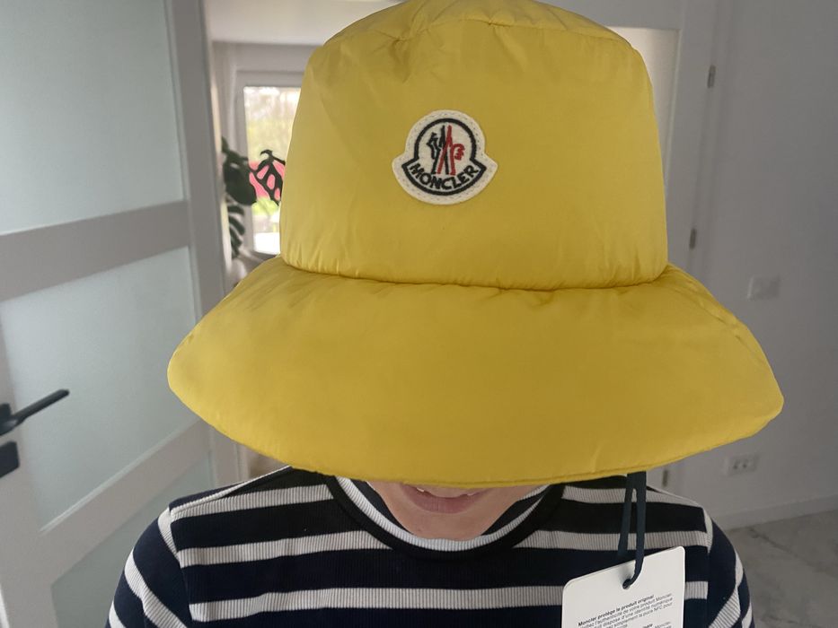 Palarie Moncler noua cu ericheta