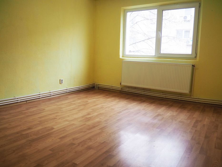 Vand apartament 3 camere decomandat Eliberarii