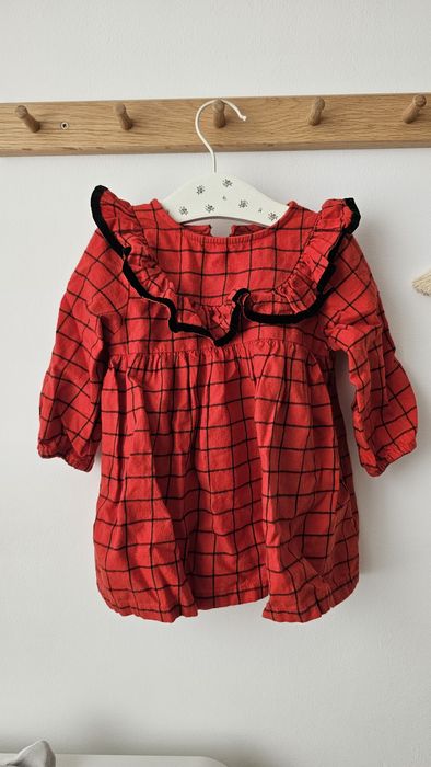 Vând rochiță roșie