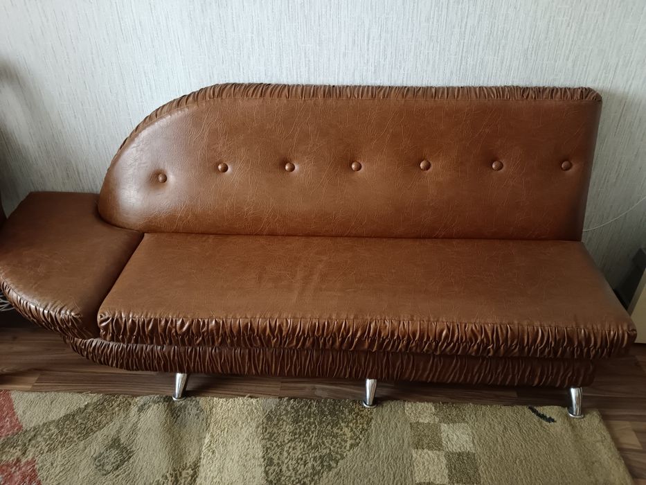 Диван в прихожую/кухню
