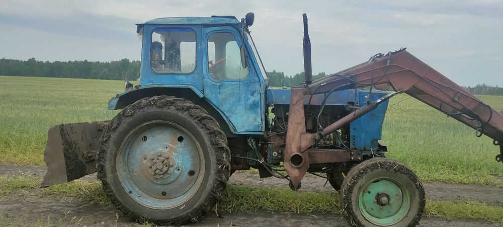 Продам трактор в комплекте сельхоз агригаты