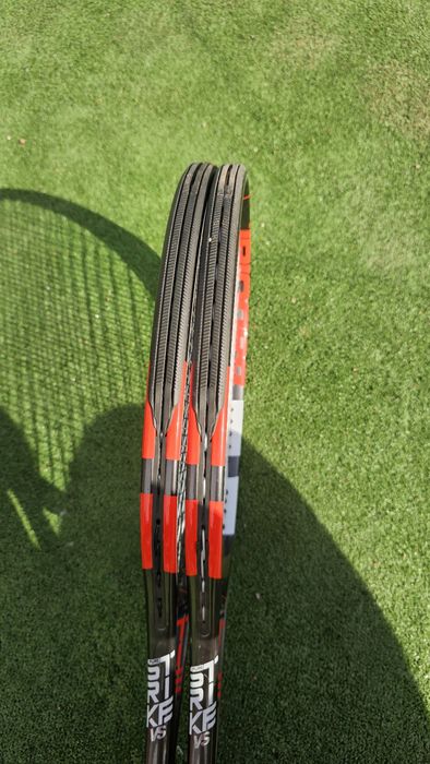Vand rachete babolat pure strike vs