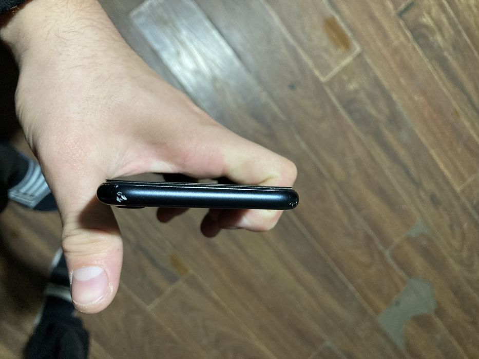 Айфон се 64 гб емкость 78