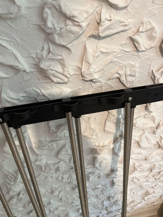 Полочки с хромированными трубочками