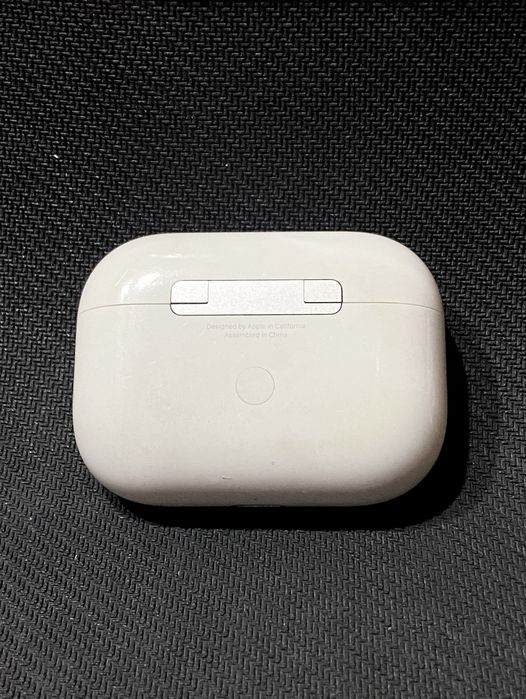 Airpods Pro футляр-кейс (оригинал)