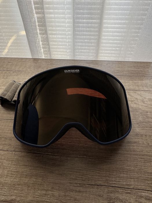 Продам шлем с горнолыжными очками