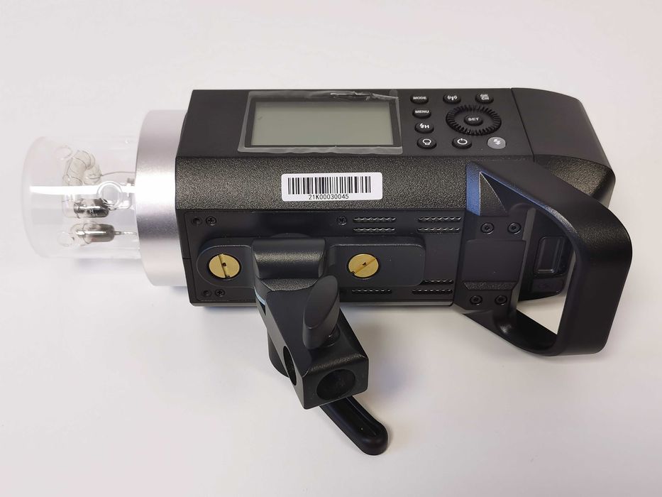 Godox AD400 Pro светкавица