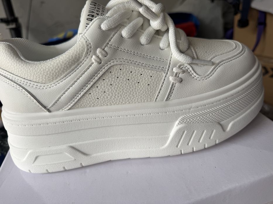 Кецове  Бели 37номер/Нови