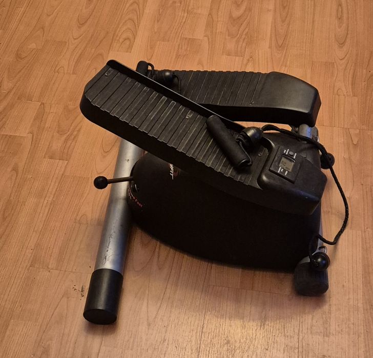 Vând Stepper  stare excelentă