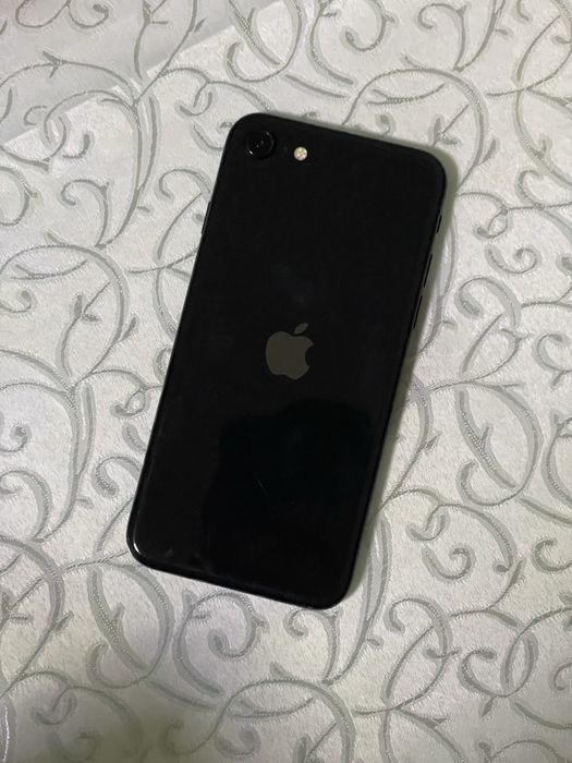 Продам iPhone SE 2020/айфон се 2020