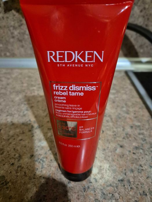 Термозащитен крем Redken frizz dismiss cream